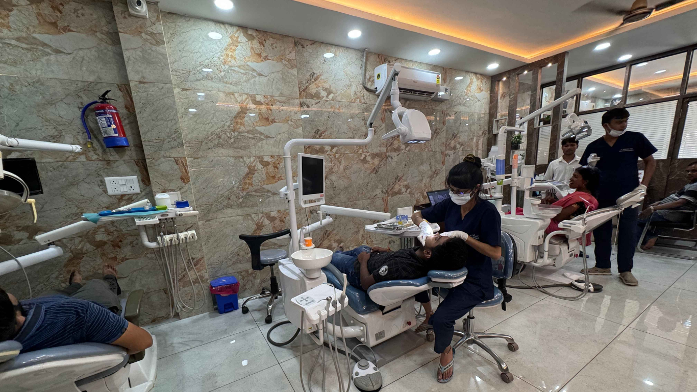 Best dentist in Gorakhpur, Dentist in Gorakhpur, Dental Hospital in Gorakhpur, Dental clinic in Gorakhpur, Esthetic dentist in Gorakhpur, Best dental surgeon in Gorakhpur, Dental Implants Doctors in Gorakhpur, Best dental clinic in Gorakhpur